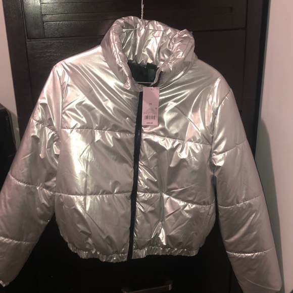 Silver Jacket - Picture 4 of 4